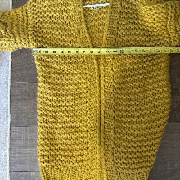 Misguided Sweater Womens Small Oversized Mustard Pom Pom Sleeves Pullover NEW - Picture 5 of 6